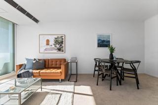 Crown Skyline Views - 1BR Apartment with Balcony and Pool - 1