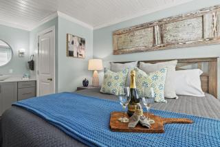 Gone Coastal - 2 Min 2 Beach Water Views - 4