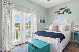 Sea-Jay with Water Views and Moonlit Beach Strolls Await - 4