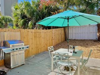 Absolute Beach perfect retreat to the beach with BBQ and only 700 feet 2 beach - 5