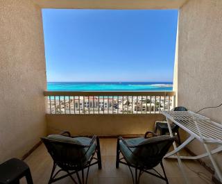 شقة بإطلالة بانورامية على البحر في مطروح استمتع بأجمل منظر في مطروح - 0