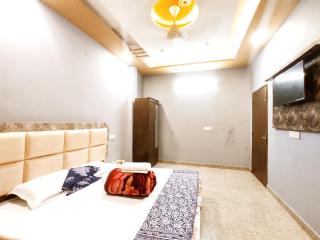 CRYSTAL HOMESTAY & PG - Secure, Budget and Comfortable Stay - 8