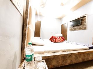 CRYSTAL HOMESTAY & PG - Secure, Budget and Comfortable Stay - 4