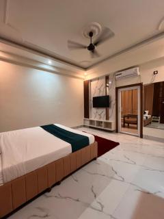 Hotel Pahuna Ghar - 7