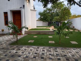 Riya Villa Arugambay - 7