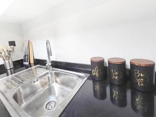 Daraqa - Modern 1BR Apartment in Peaceful Dubai Land - 1