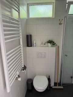 Bungalow De Hazelaar I 4 personen - Vakantiepark De Kremmer - 1