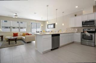 Four Bedrooms TownHome 5130 - 8