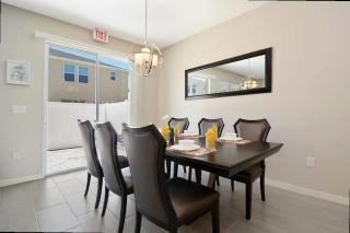Four Bedrooms TownHome 5130 - 3