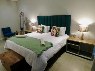 The Executive - Exclusive Self-Catering Apartments - Ezulwini - 4