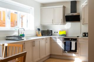 Stylish 2-Bedroom Stay with All Comforts of Home # 2 - Rothley - 8