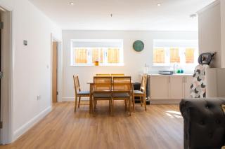 Stylish 2-Bedroom Stay with All Comforts of Home # 2 - Rothley - 5