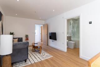 Stylish 2-Bedroom Stay with All Comforts of Home # 2 - Rothley - 3