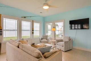 Lakefront Home with Hot Tub and Dock in Cross Hill! - Cross Hill - 7