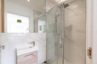 Sleek & Cozy 2BR Apartment for Your Stay # 3 - Rothley - 6