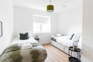 Sleek & Cozy 2BR Apartment for Your Stay # 3 - Rothley - 3