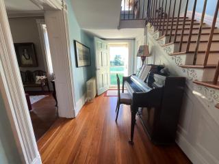 Lansdowne Manor Firepit BBQ Pets 198 Mbps - Centreville - 3