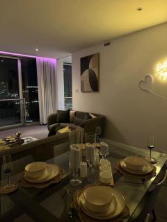 Luxurious Rotunda City View Apartment in Birmingham City Centre - Birmingham - 1