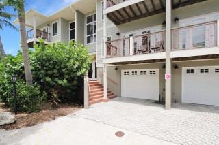 Shell Yeah 3 Story Condo On AMI - 5