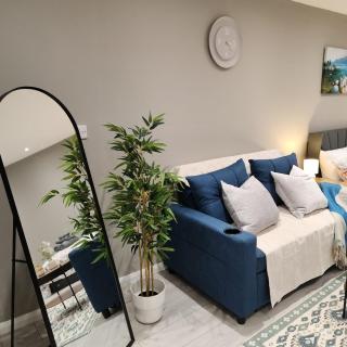 Spacious Luxe Suite New Build London and Essex - 6