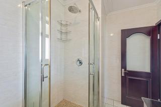 Gem in Fourways , Modern 2-Bed Apartment - Sandton - 8