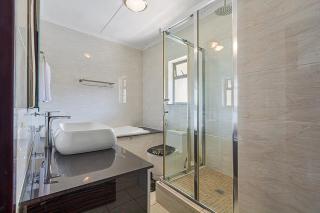 Gem in Fourways , Modern 2-Bed Apartment - Sandton - 6