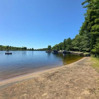 1-bedroom Unique Eco Log Cabins in Parry Sound #102 - Parry Sound - 3