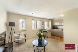 Twickenham - One Bedroom Flat - With Parking - 7