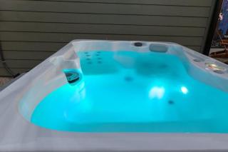 Midwest Moonlight l Hot Tub Fire Pit Arcade - 9