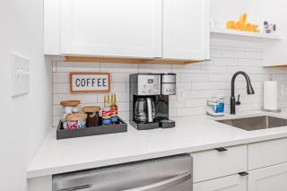 2 Homes in 1 2 SPAs Sleeps 16 Near Downtown - 7