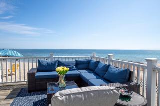 Oceanfront Cape Cod House by Rock Properties - 7