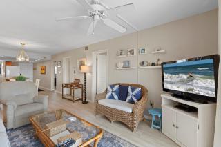 407 - 2/2 Nicely Updated Ocean View - 8