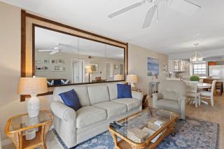 407 - 2/2 Nicely Updated Ocean View - 7