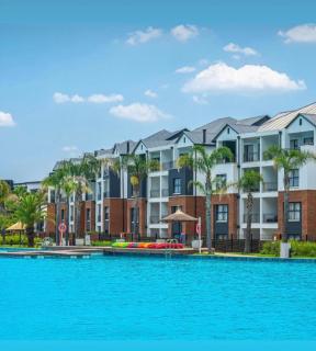 The Blyde Crystal Lagoon - 3 Bedrooms with Lagoon Views - Pretoria - 4