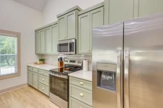 Walk to The Fields at 17 Springs Millbrook Home! - Millbrook - 6