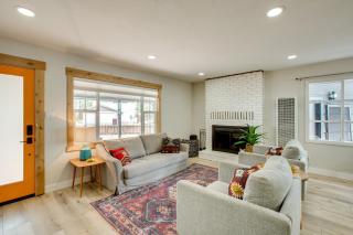 Work and Play! Lake Tahoe Cabin 5 Mi to Heavenly Mtn - 6