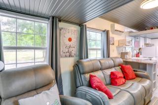 Swim On-Site Riverfront Studio in Mountain View! - - 7