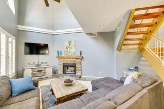 Hike and Golf! Townhouse with Resort Perks in PHX - 2