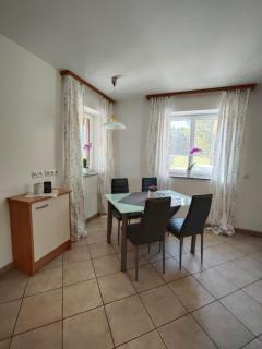 zentrale aber ruhige Ferienwohnung - - 4