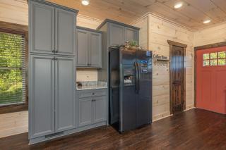 Smoky Mountain Chalet by American Patriot Getaways - 1