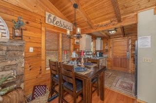 Snuggle Inn by American Patriot Getaways - 2
