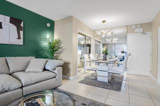 Relaxing Beach Escape - Oceanfront Pool and Tiki - 6