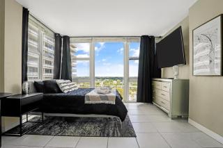 Relaxing Beach Escape - Oceanfront Pool and Tiki - 4