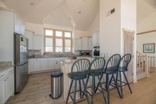 C0263 Bye D Sea Pine Island, Oceanfront, Pool, Beach Access, Elevator! - 3