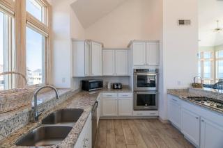 C0263 Bye D Sea Pine Island, Oceanfront, Pool, Beach Access, Elevator! - 1