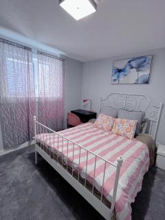 Banff Garden Suite&2mins Bus station Close LRT& Free Parking - Calgary - 3