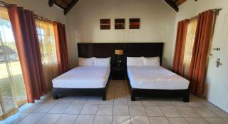 Shumba Valley Lodge Lanseria Airport - 8