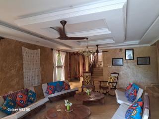 Katiti N'tamu Lamu - 0
