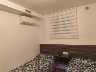 Estudio moderno con WiFi y aire acondicionado Centro de La Jonquera junto a la frontera - 2