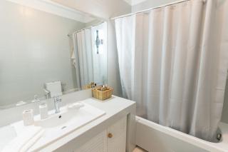 Luxury Apt With Pool Two Steps From Kavouri Beach - 3